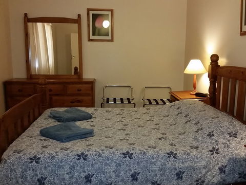 About Town Cottages - Blue Gum And Blue Bush Cottages - Accommodation ACT 0