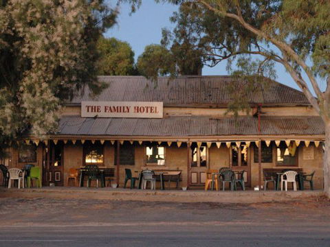 The Family Hotel - Accommodation ACT 3