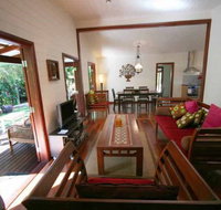 Summer Central - Accommodation ACT