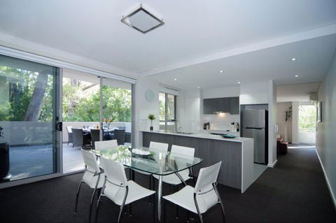 Aqua Leaf Apartment - Accommodation ACT 12
