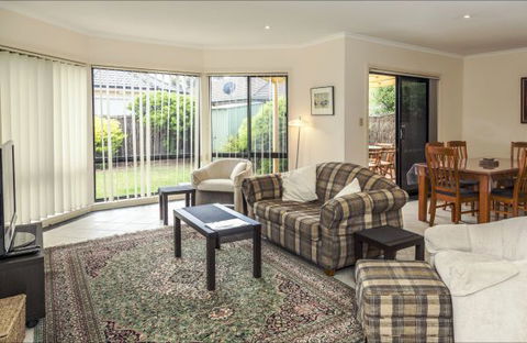 Spalding Lodge Unit 16 - Accommodation ACT 135