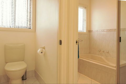 Spalding Lodge Unit 16 - Accommodation ACT 141