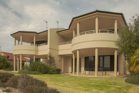 Spalding Lodge Unit 16 - Accommodation ACT 153