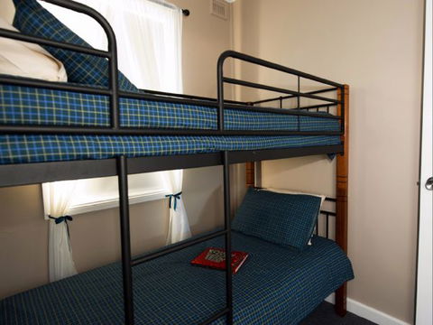 Spalding Lodge Unit 16 - Accommodation ACT 36