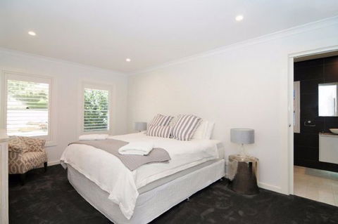 Aqua Leaf Apartment - Accommodation ACT 8