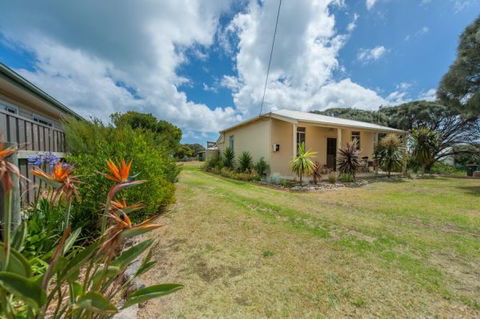 Anderl's Beach Cottage - Accommodation ACT 1