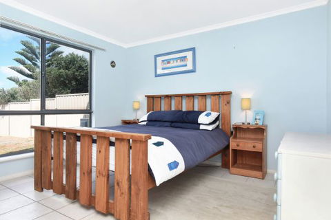 Ambergris - Accommodation ACT 6