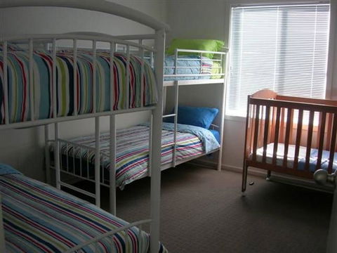 Annies Beach House - Accommodation ACT 3