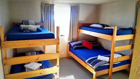 Sugarbush Lodge And Apartments - Accommodation ACT 3