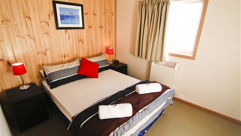 Sugarbush Lodge And Apartments - Accommodation ACT 2