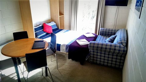 Sugarbush Lodge And Apartments - Accommodation ACT 4