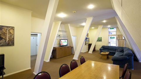 Alpha Ski Lodge - Accommodation ACT 1