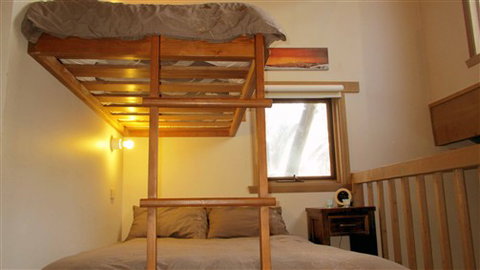 Wallace's - Crystal Creek Chalet 1 - Accommodation ACT 3