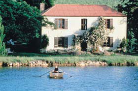 Adelaide Hills Country Cottages - Apple Tree Cottage - Accommodation ACT 0