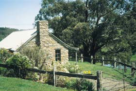 Adelaide Hills Country Cottages - Gum Tree Cottage - Accommodation ACT 0