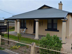 Agnes Cottage Bed And Breakfast - Accommodation ACT 0