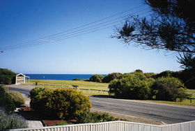 Botts Beach Retreat - Accommodation ACT 2