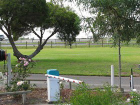 Milang Lakeside Caravan Park - Accommodation ACT 2