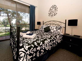 Riverwalk Retreat Karinga Park - Accommodation ACT 3