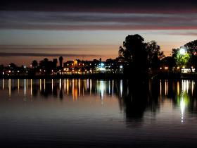The Murray Dream Self Contained Moored Houseboat - Accommodation ACT 2