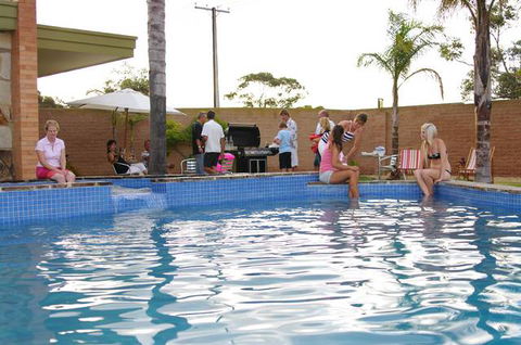 Adelaide Road Motor Lodge - Accommodation ACT 5