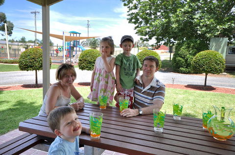 Albury All Seasons Tourist Park - Accommodation ACT 2