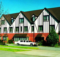 Albury Manor House - Accommodation ACT