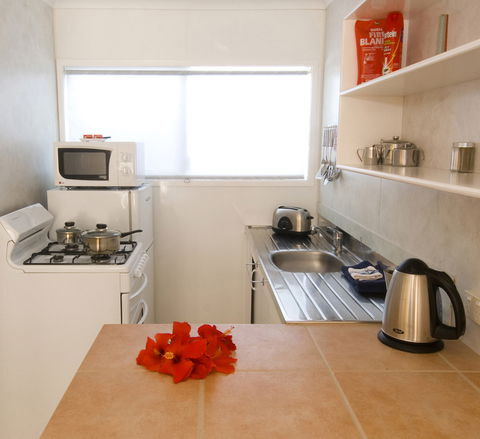 Aloha Apartments - Accommodation ACT 5