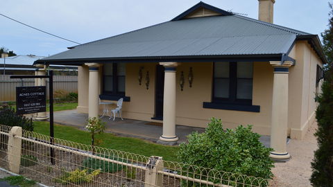 Agnes Cottage Bed And Breakfast - Accommodation ACT 4