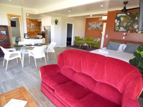 ArtHOUSE Beachfront Accommodation - Accommodation ACT 1