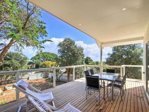 Century 21 Southcoast: White Cedars - Accommodation ACT 1