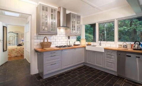 Sunflower Cottage - Accommodation ACT 8