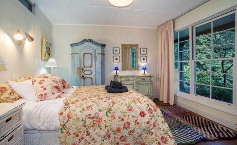Sunflower Cottage - Accommodation ACT 9
