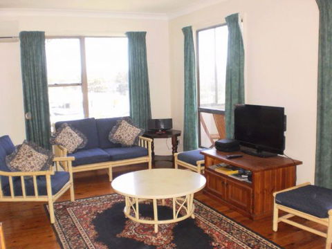Anchors Aweigh - Accommodation ACT 3