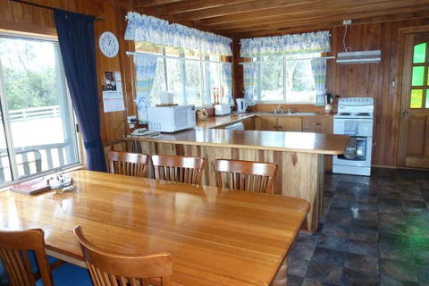 Arties Cottage Accommodation - Accommodation ACT 4