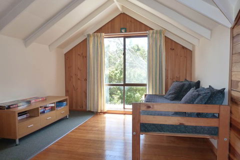 Arties Cottage Accommodation - Accommodation ACT 5