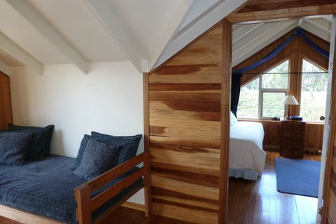 Arties Cottage Accommodation - Accommodation ACT 6