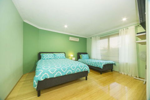 Alpha Homestay - Accommodation ACT 0