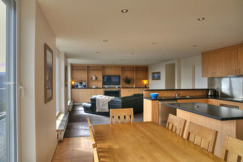 Cedarwood Apartments - Accommodation ACT 3