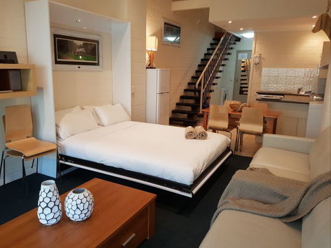 Cedarwood Apartments - Accommodation ACT 7