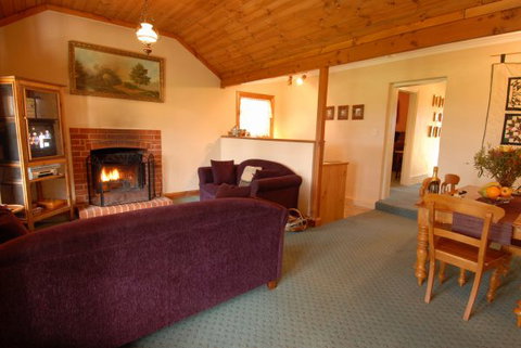Enerby Farm Cottage - Accommodation ACT 5
