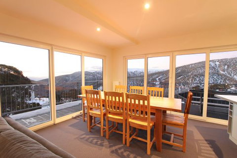 Ropers Alpine Apartments - Accommodation ACT 1