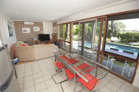 Seacove On The Beach - Accommodation ACT 5