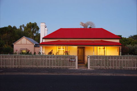 Shurdingtons Cottage - Accommodation ACT 5