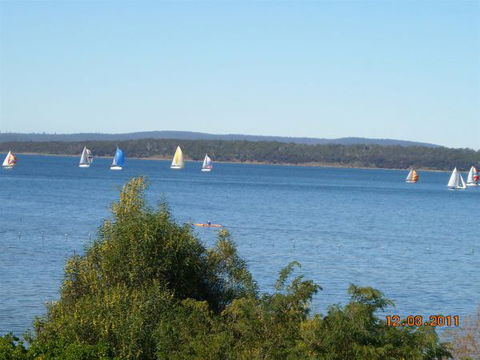 Three Hut Point Waterfront Accommodation - Accommodation ACT 4