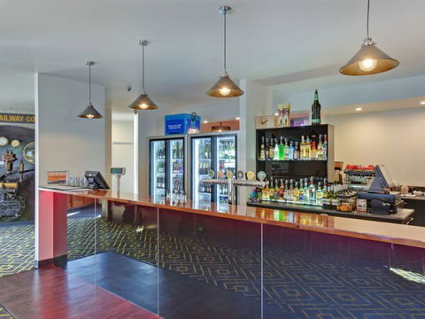 Burnie Central Townhouse Hotel  - Accommodation ACT 5