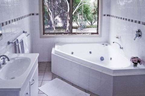 Allusion Cottages - Accommodation ACT 3