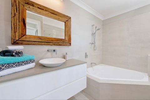 Apricari - Accommodation ACT 8