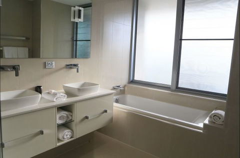 Aqua Aqua Luxury Penthouses - Accommodation ACT 7