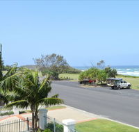Breakers 1 / 5 at Yamba - Accommodation ACT